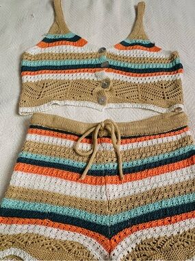 💞 Two Piece Crocheted Outfit. Tank and Shorts
